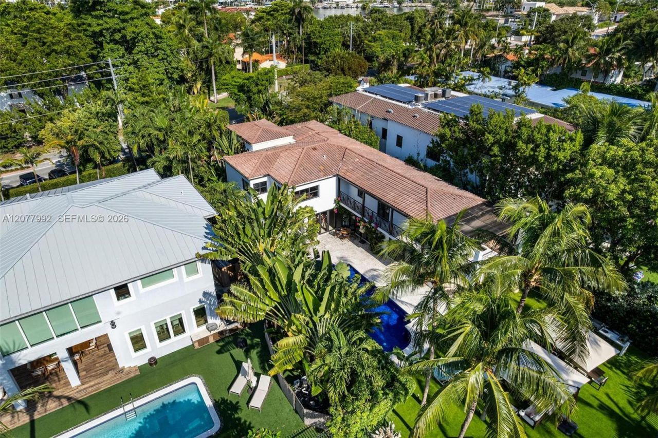 5170 La Gorce Dr, Miami Beach, FL 33140 Photo