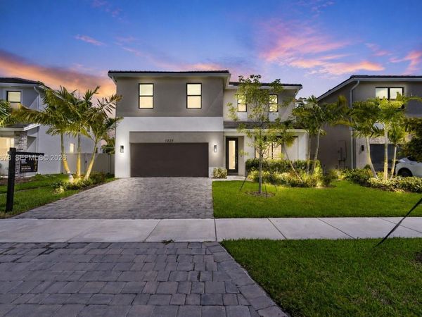1325 NE 2nd Ct, Homestead, FL 33033