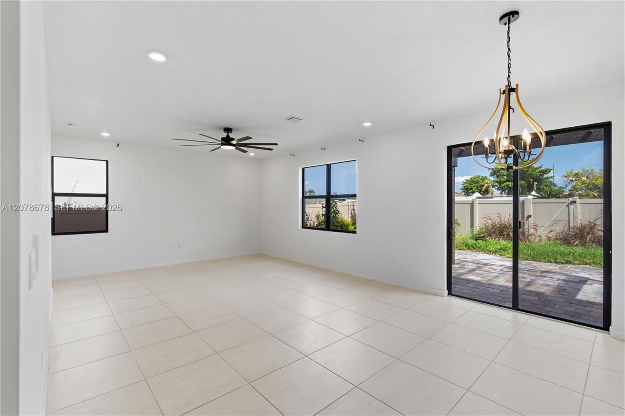 1325 NE 2nd Ct, Homestead, FL 33033 Photo