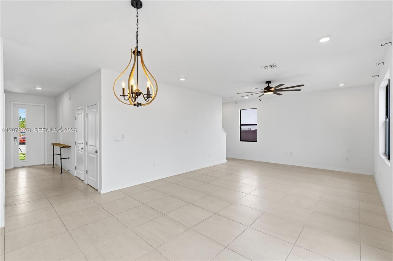 1325 NE 2nd Ct, Homestead, FL 33033 Photo