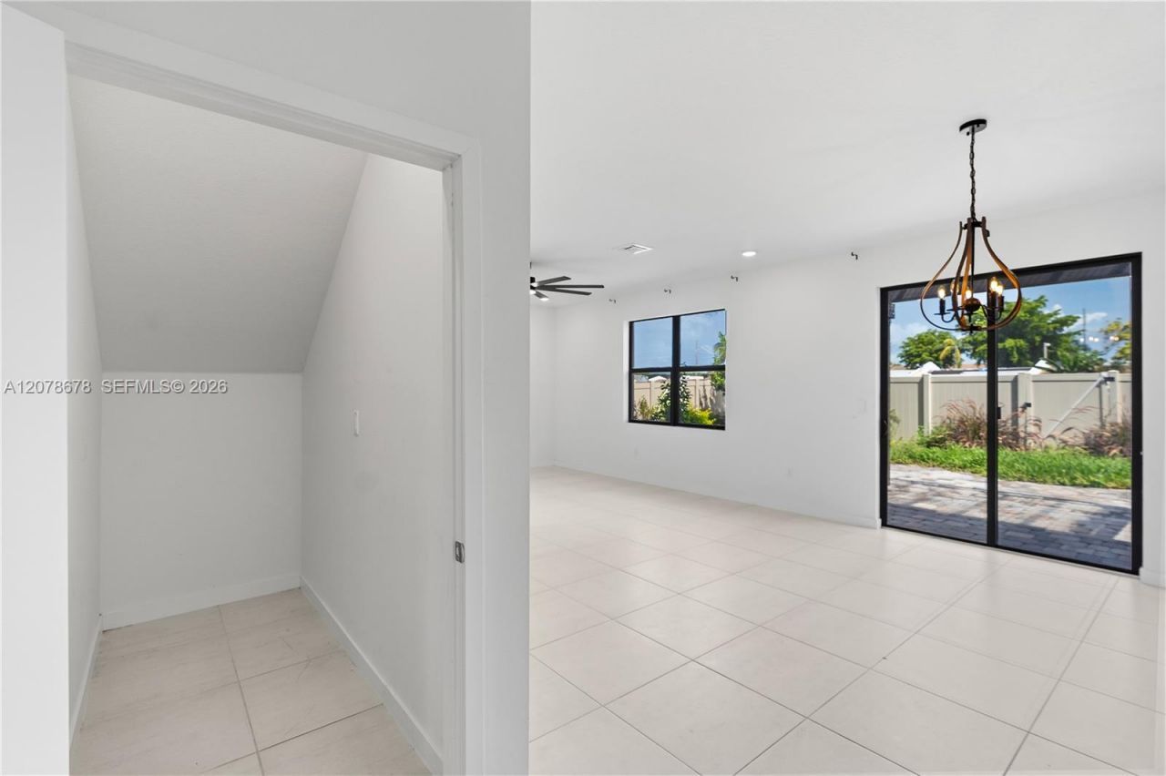 1325 NE 2nd Ct, Homestead, FL 33033 Photo