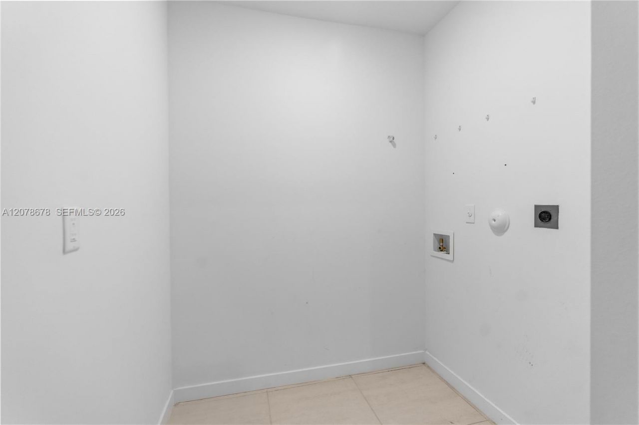 1325 NE 2nd Ct, Homestead, FL 33033 Photo