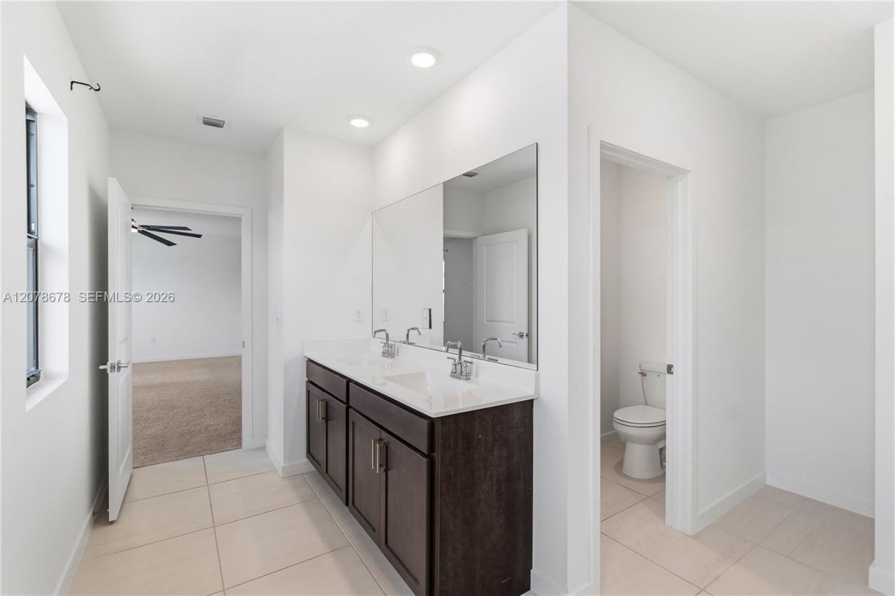1325 NE 2nd Ct, Homestead, FL 33033 Photo