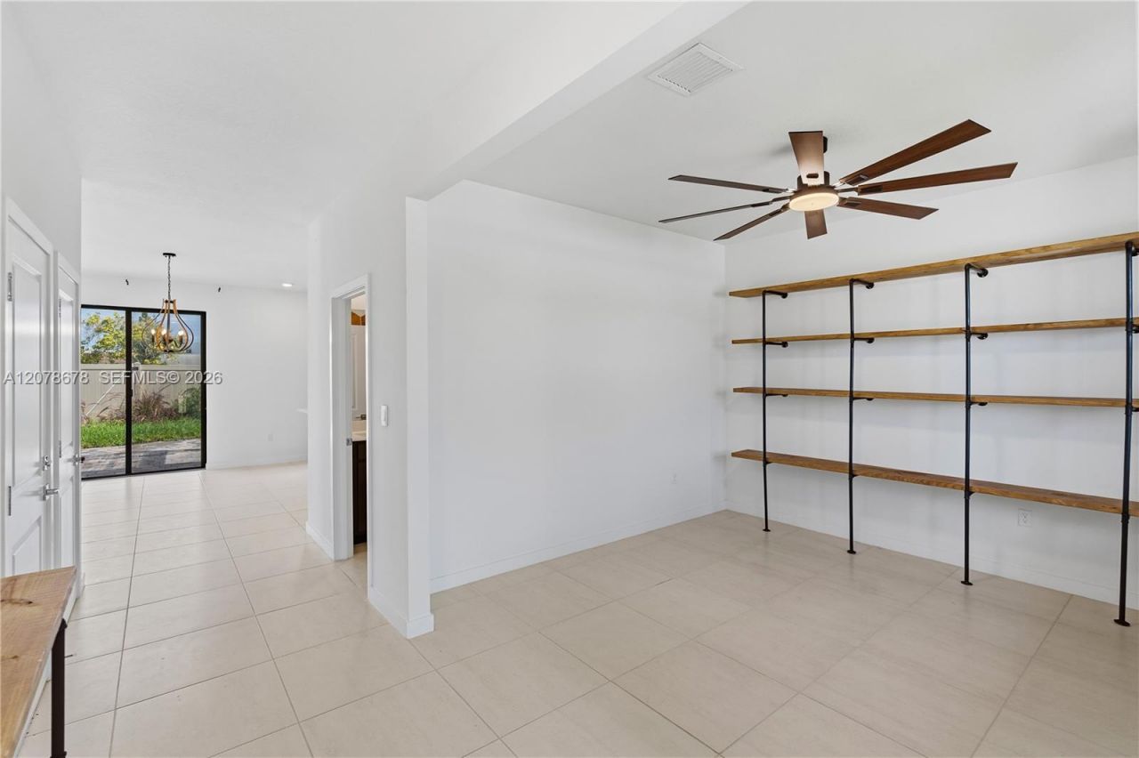 1325 NE 2nd Ct, Homestead, FL 33033 Photo