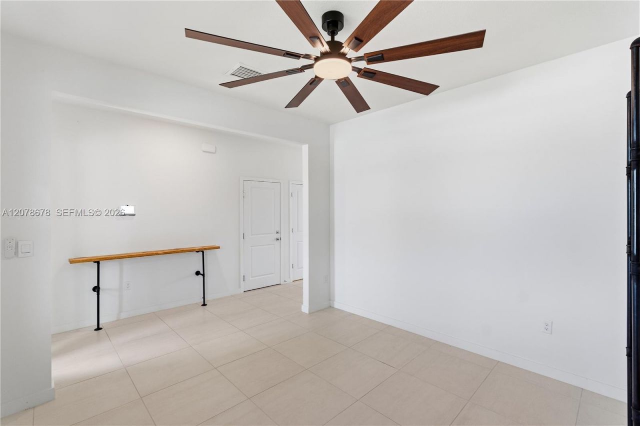 1325 NE 2nd Ct, Homestead, FL 33033 Photo