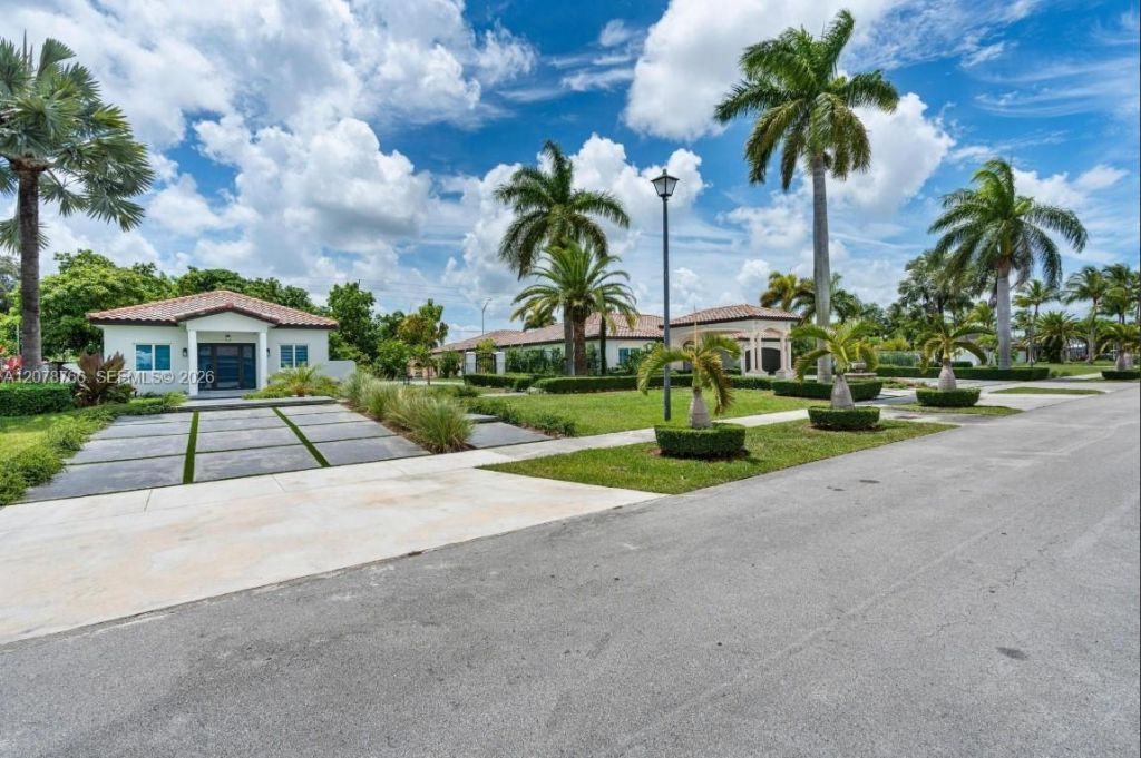 17122 SW 156th Ct , Miami, FL 33187 Photo