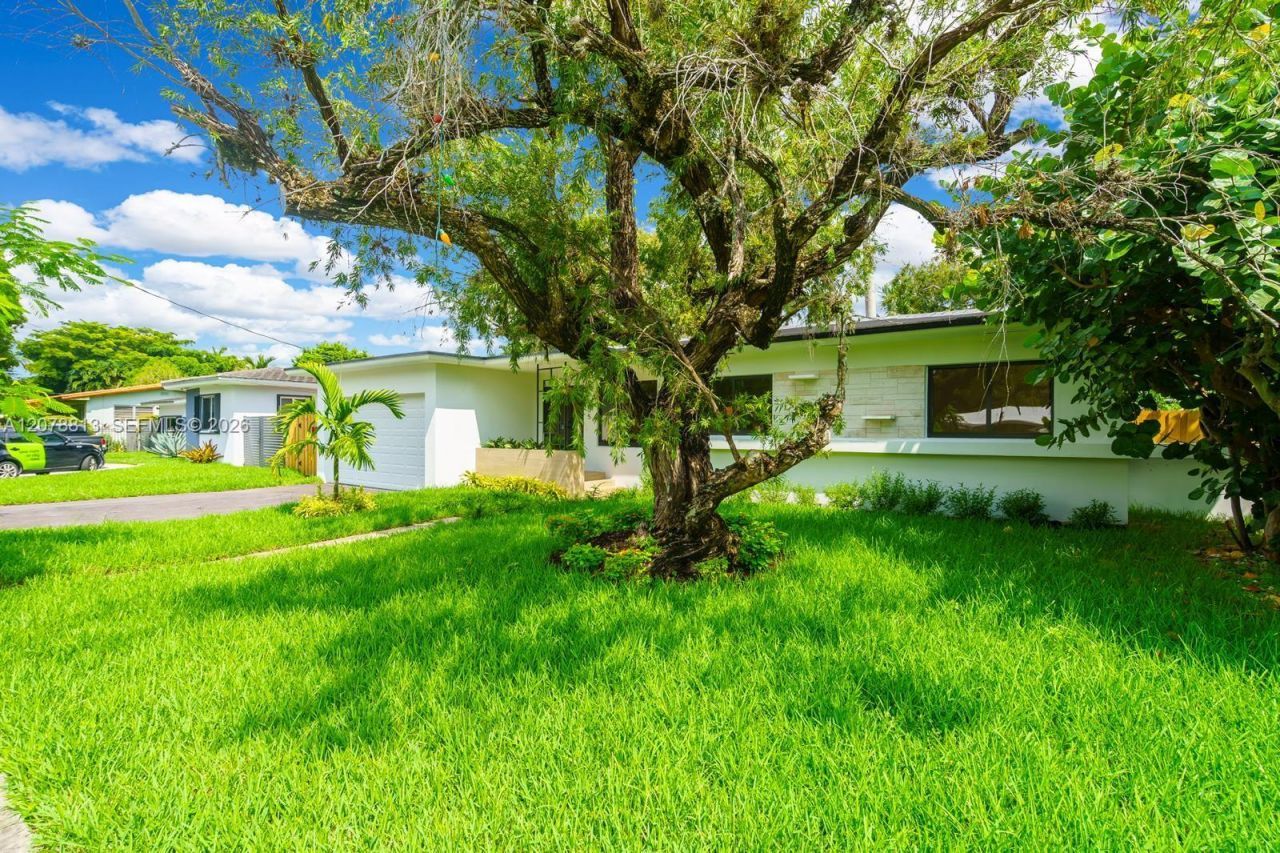 435 NE 114th St , Miami, FL 33161 Photo