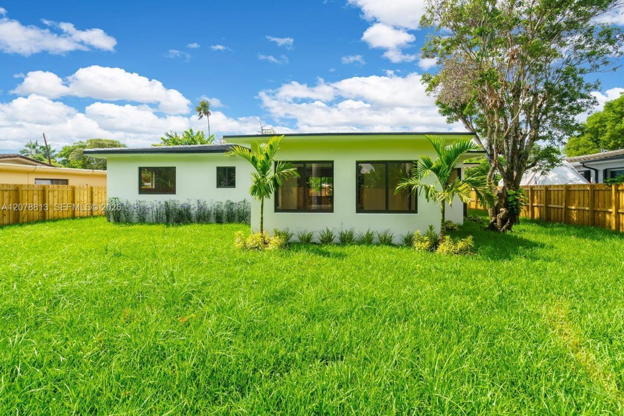 435 NE 114th St , Miami, FL 33161 Photo