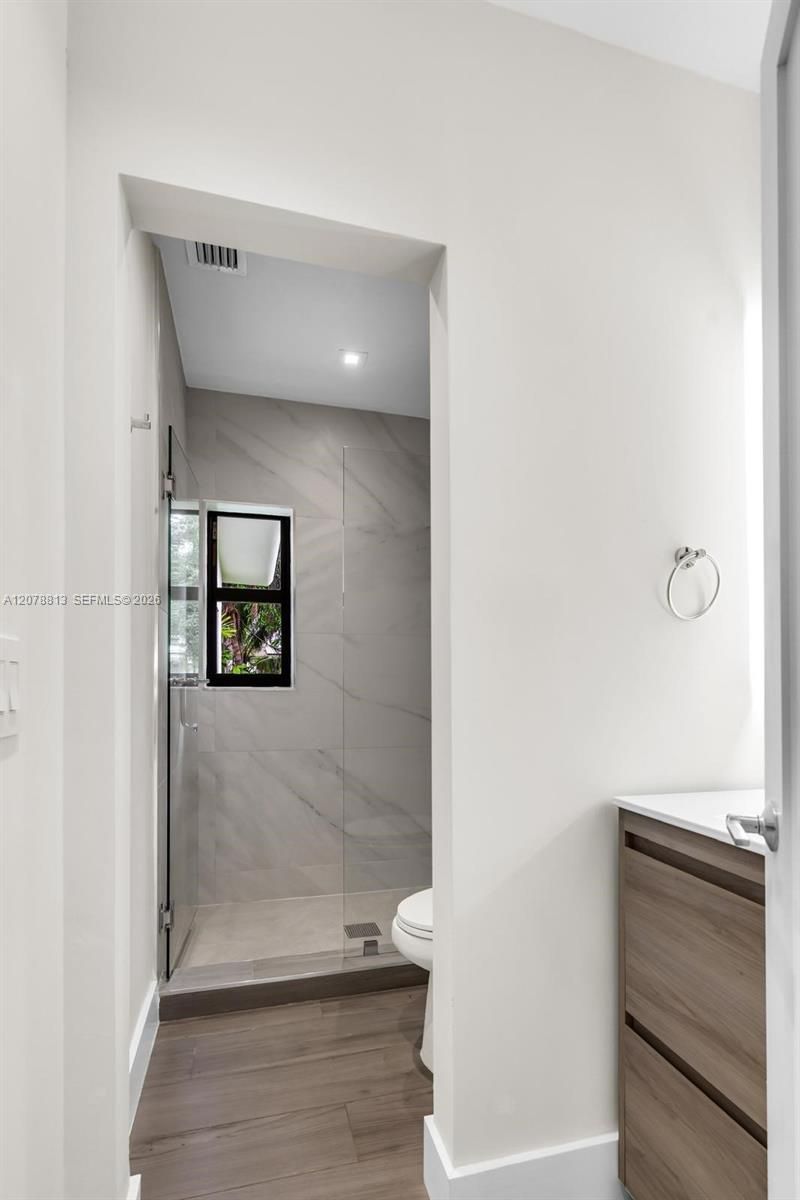 435 NE 114th St , Miami, FL 33161 Photo
