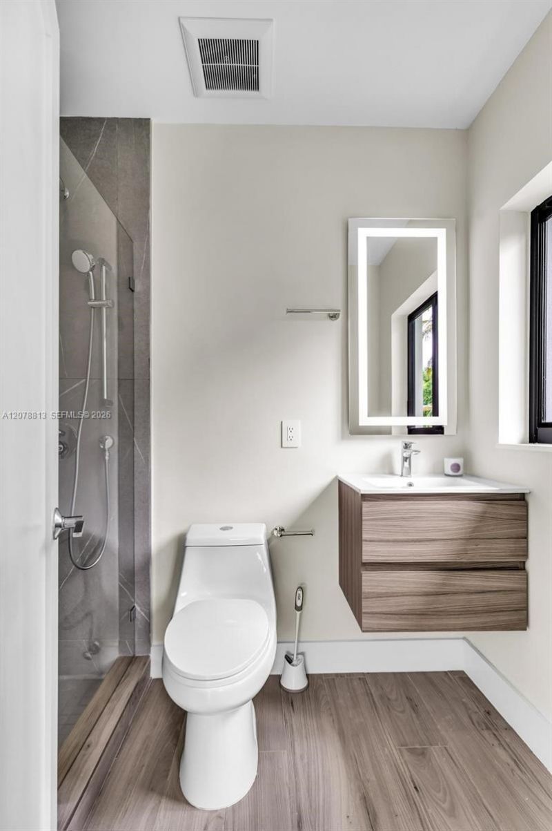 435 NE 114th St , Miami, FL 33161 Photo