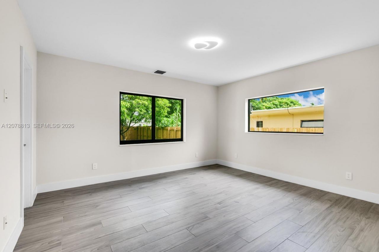 435 NE 114th St , Miami, FL 33161 Photo