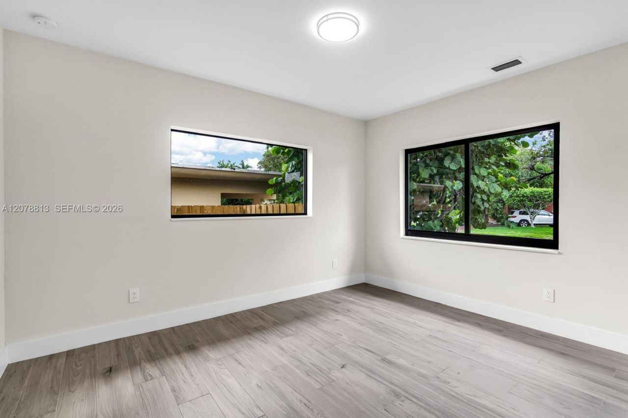 435 NE 114th St , Miami, FL 33161 Photo
