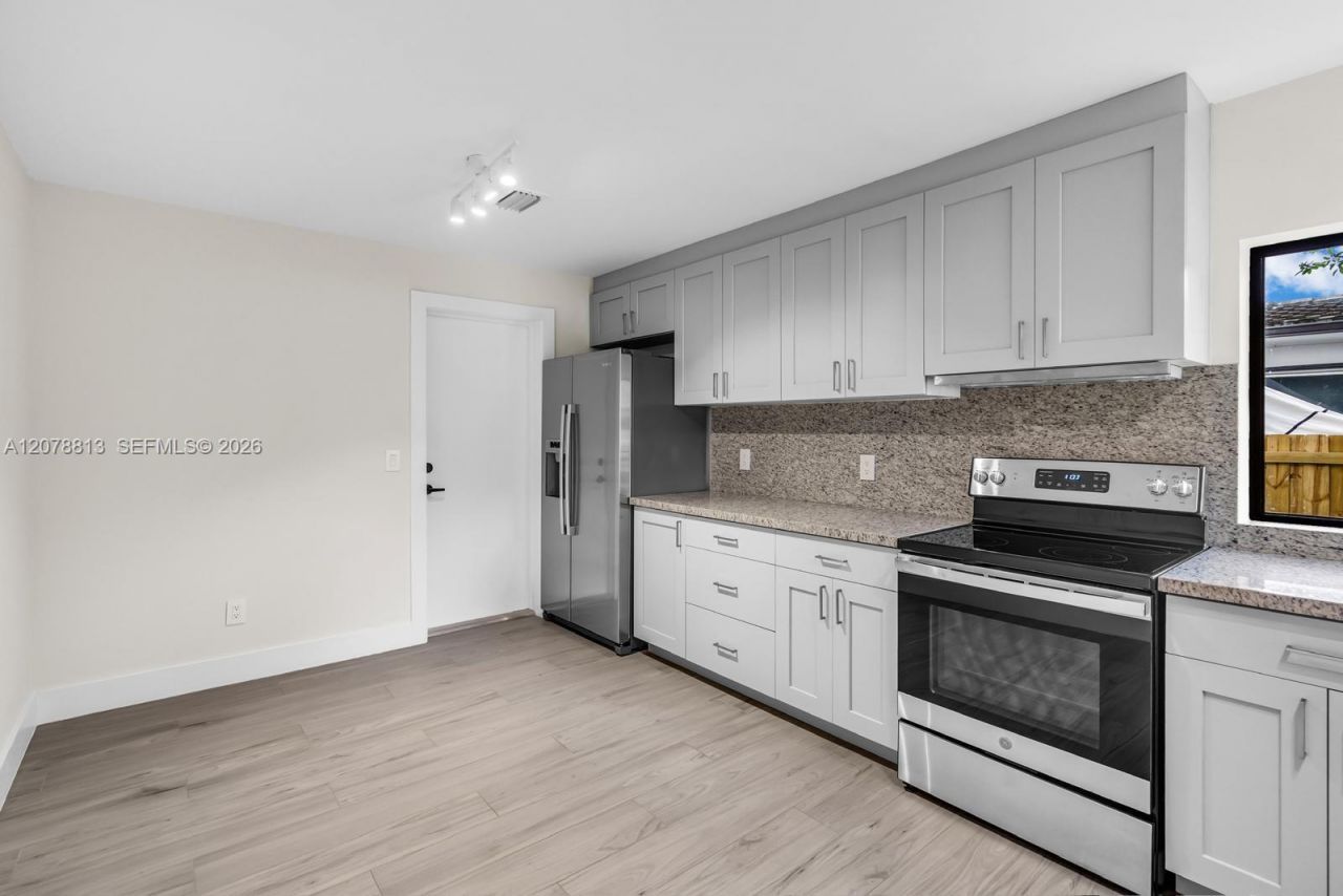 435 NE 114th St , Miami, FL 33161 Photo