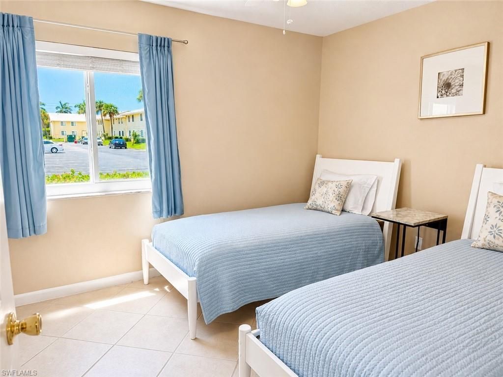 4629 Bayshore Dr , Unit J3, Naples, FL 34112 Photo