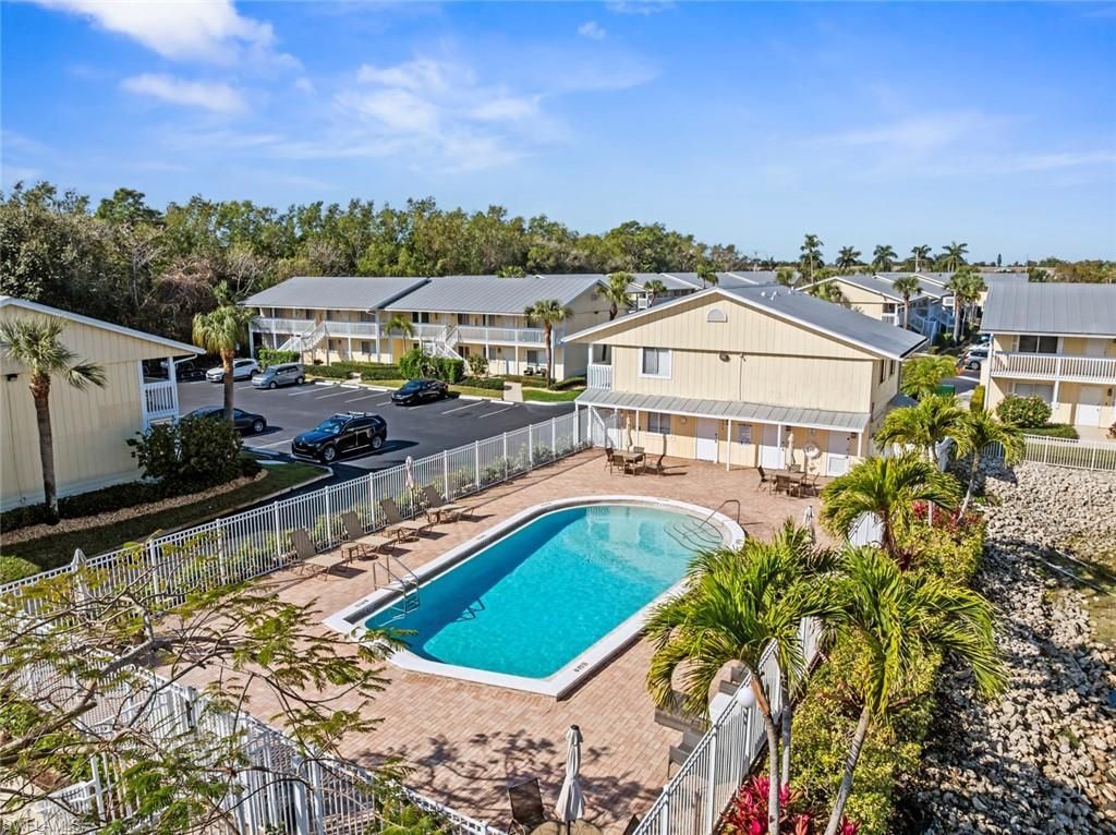 4629 Bayshore Dr , Unit J3, Naples, FL 34112 Photo