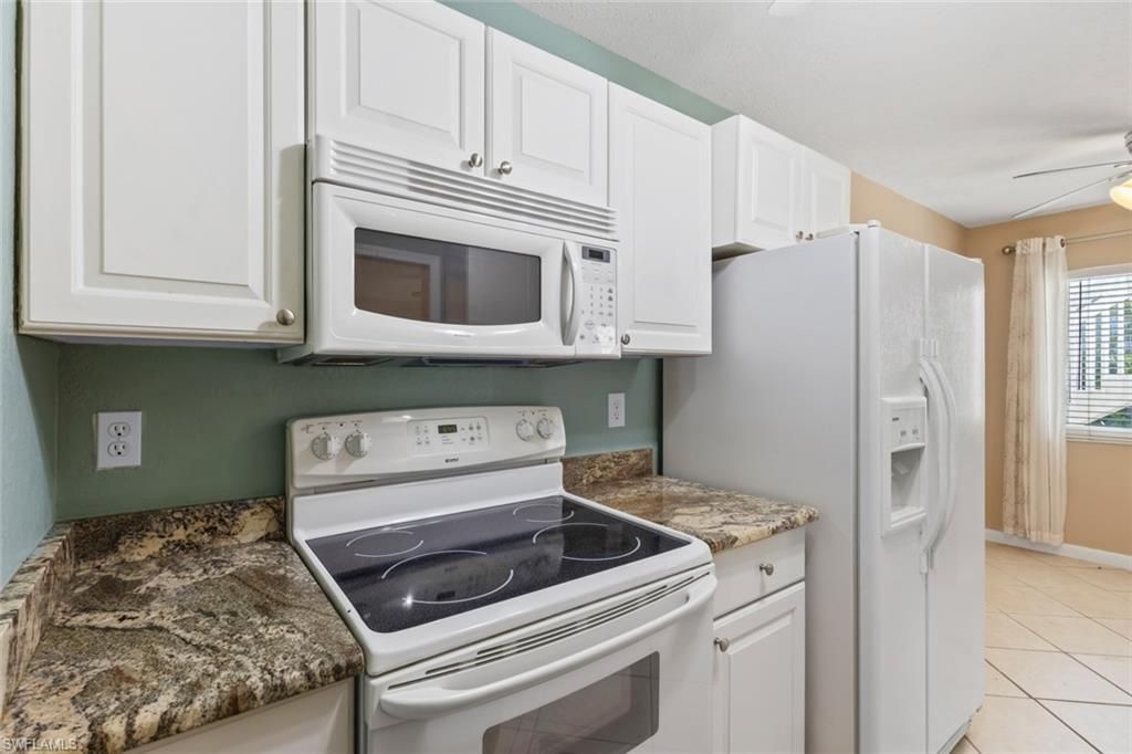 4629 Bayshore Dr , Unit J3, Naples, FL 34112 Photo
