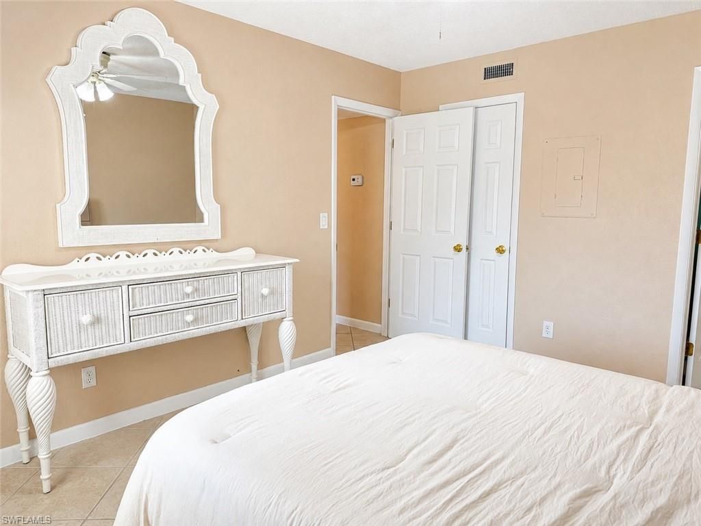 4629 Bayshore Dr , Unit J3, Naples, FL 34112 Photo