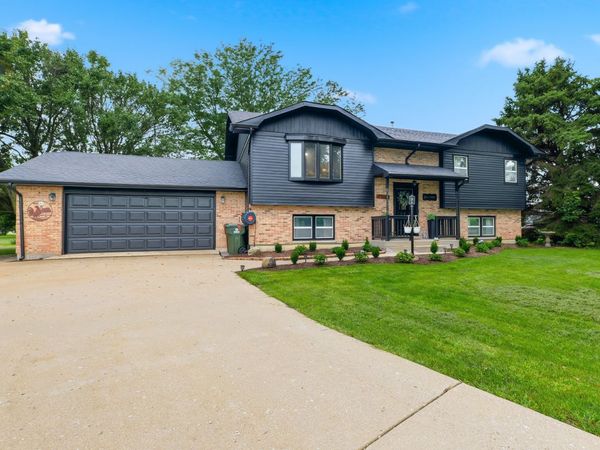 8065 Ashley Road, Morris, IL 60450