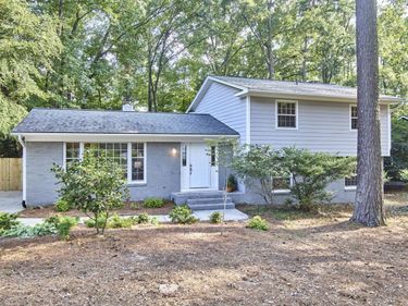 2432 Sedgefield Drive, Chapel Hill, NC 27514