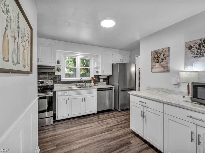 1469 Lilly Lane, Alliance, OH 44601 Photo 2