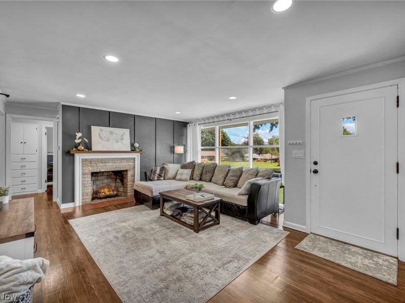 1469 Lilly Lane, Alliance, OH 44601 Photo 3