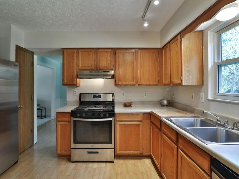 8442 Sealyham Drive, Reynoldsburg, OH 43068 Photo 12