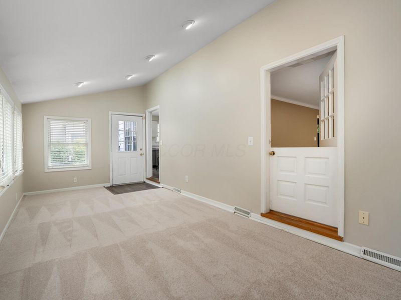1640 Barrington Road, Columbus, OH 43221 Photo 14