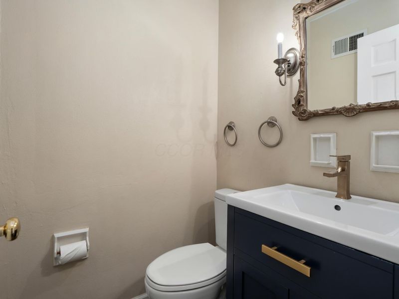 1640 Barrington Road, Columbus, OH 43221 Photo 16