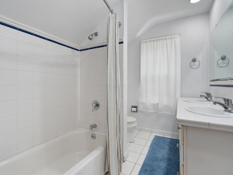 1640 Barrington Road, Columbus, OH 43221 Photo 27