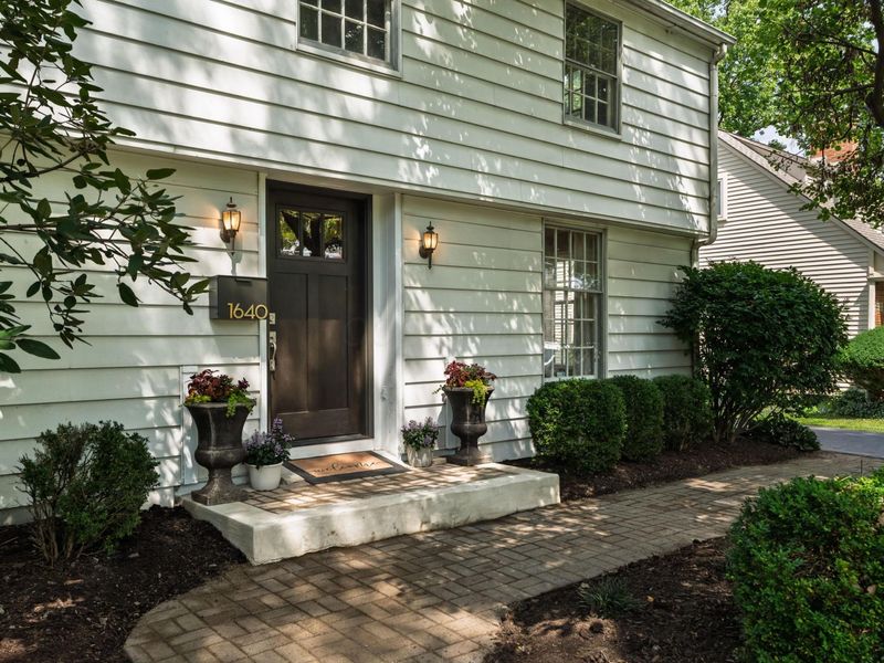 1640 Barrington Road, Columbus, OH 43221 Photo 4