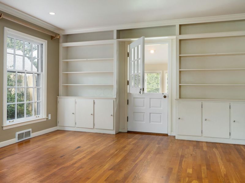 1640 Barrington Road, Columbus, OH 43221 Photo 7
