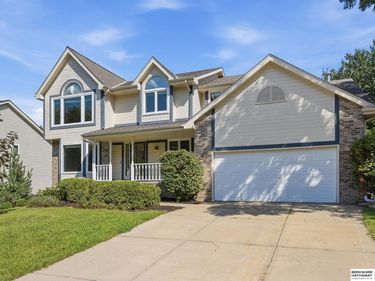 815 Magnolia Drive, Papillion, NE 68046