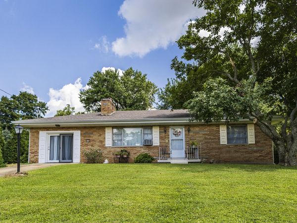 2196 Amsterdam Road, Villa Hills, KY 41017