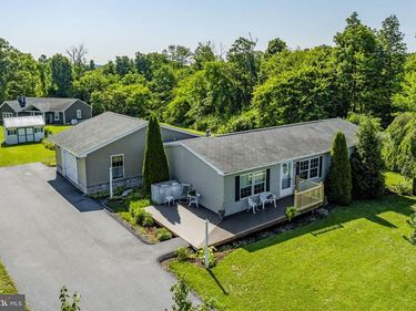 1004 MARTIN CHURCH ROAD, DENVER, PA 17517