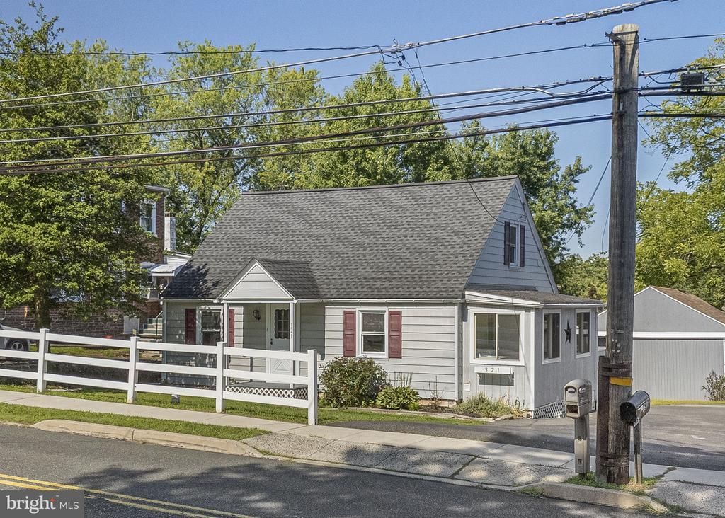 321 N PLEASANTVIEW ROAD, POTTSTOWN, PA 19464