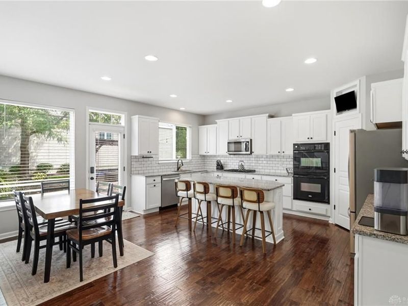 1358 Shaker Run Boulevard, Turtlecreek Township, OH 45036 Photo 10