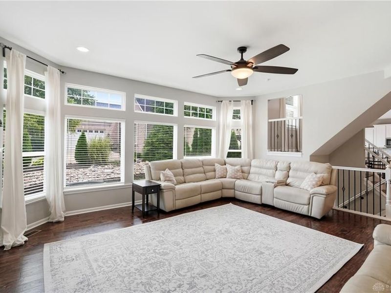 1358 Shaker Run Boulevard, Turtlecreek Township, OH 45036 Photo 9