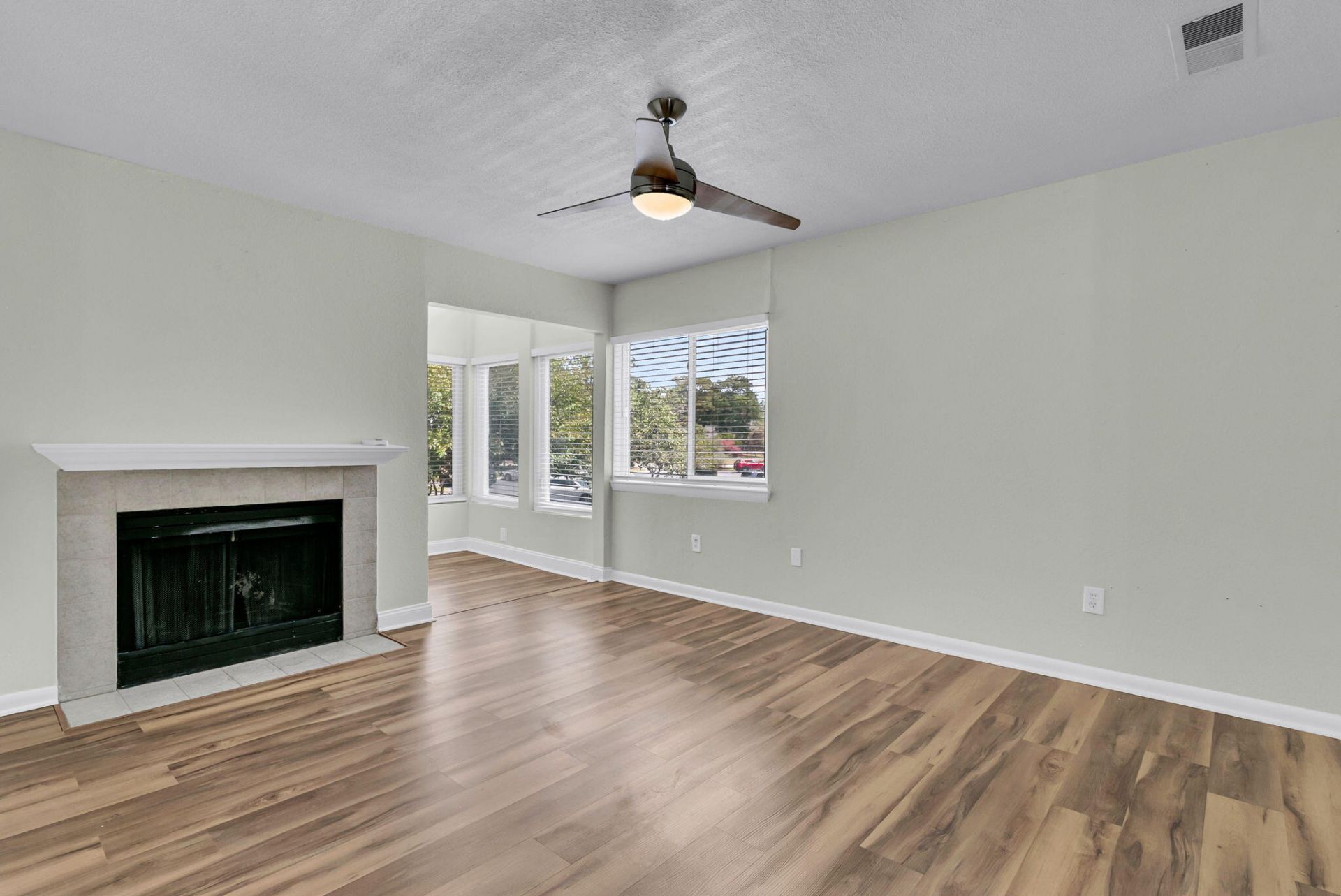 275 Alexandra Drive Photo 10