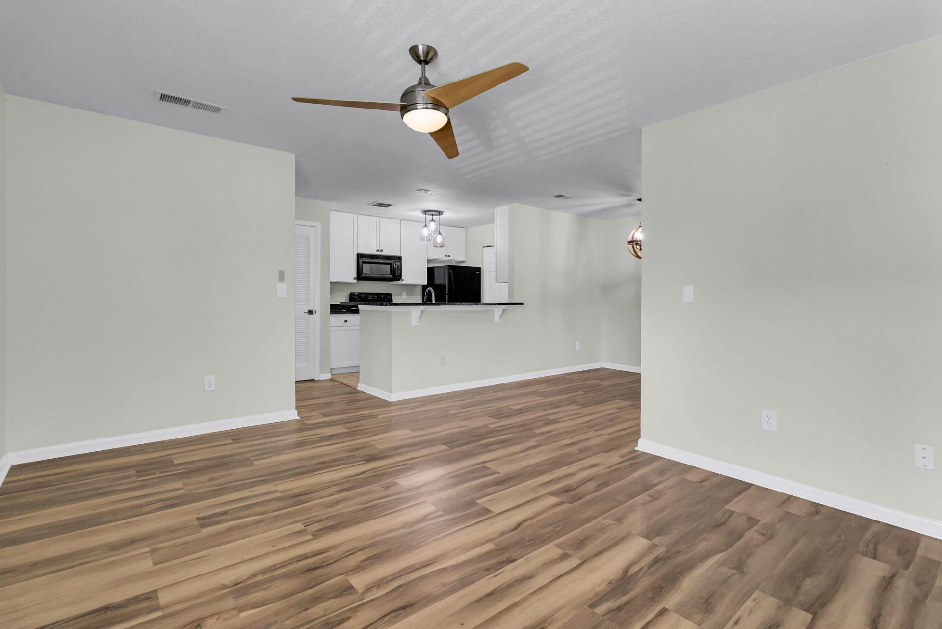 275 Alexandra Drive Photo 12