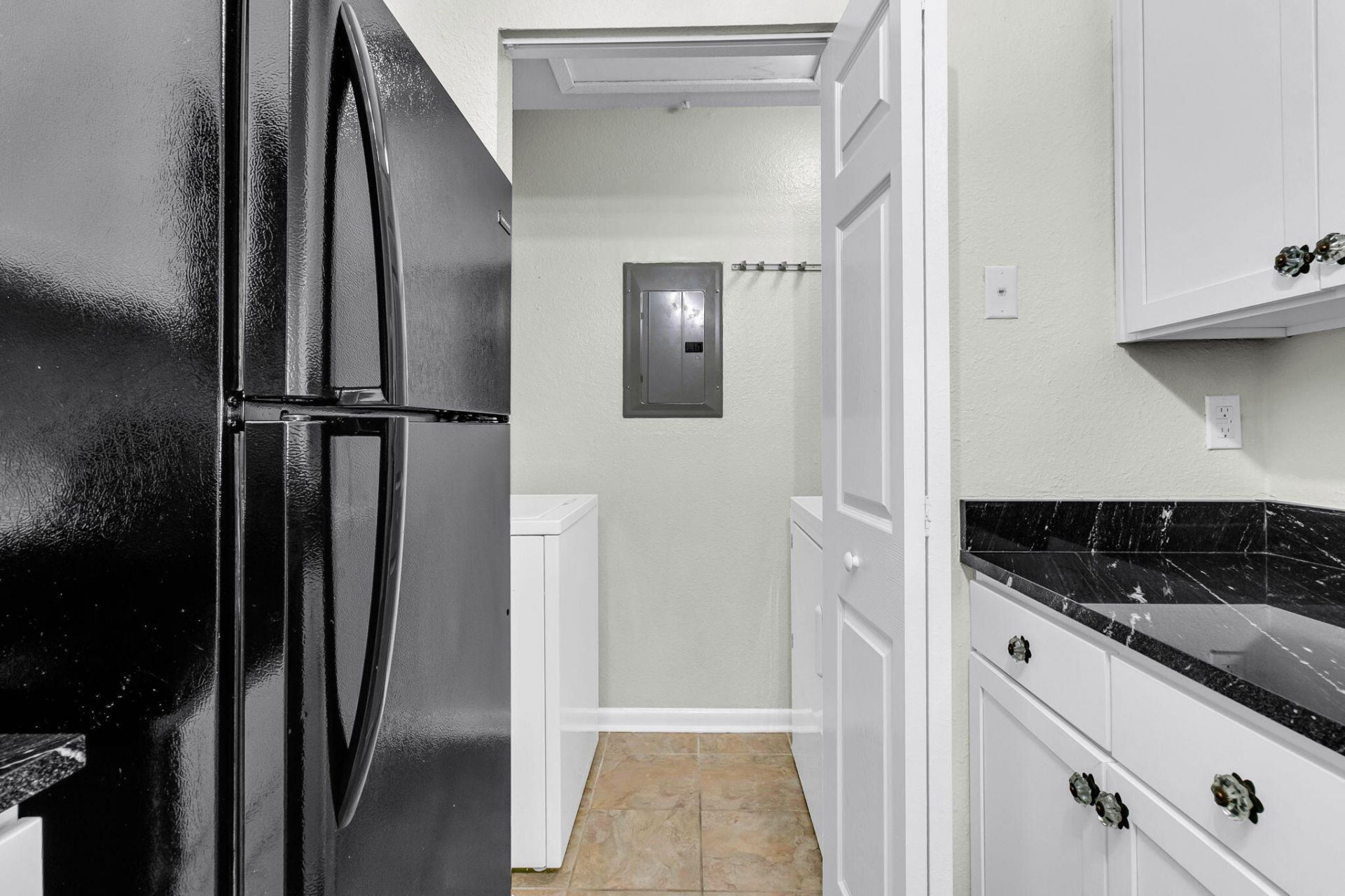 275 Alexandra Drive Photo 20
