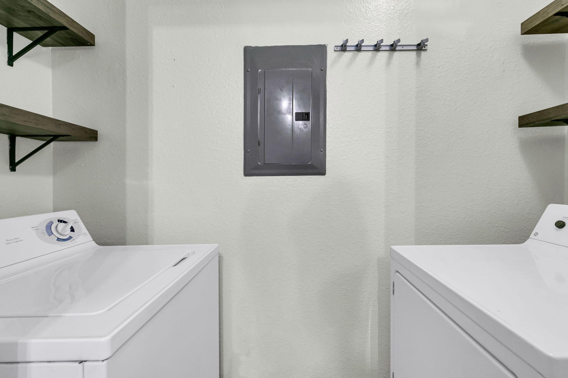 275 Alexandra Drive Photo 21