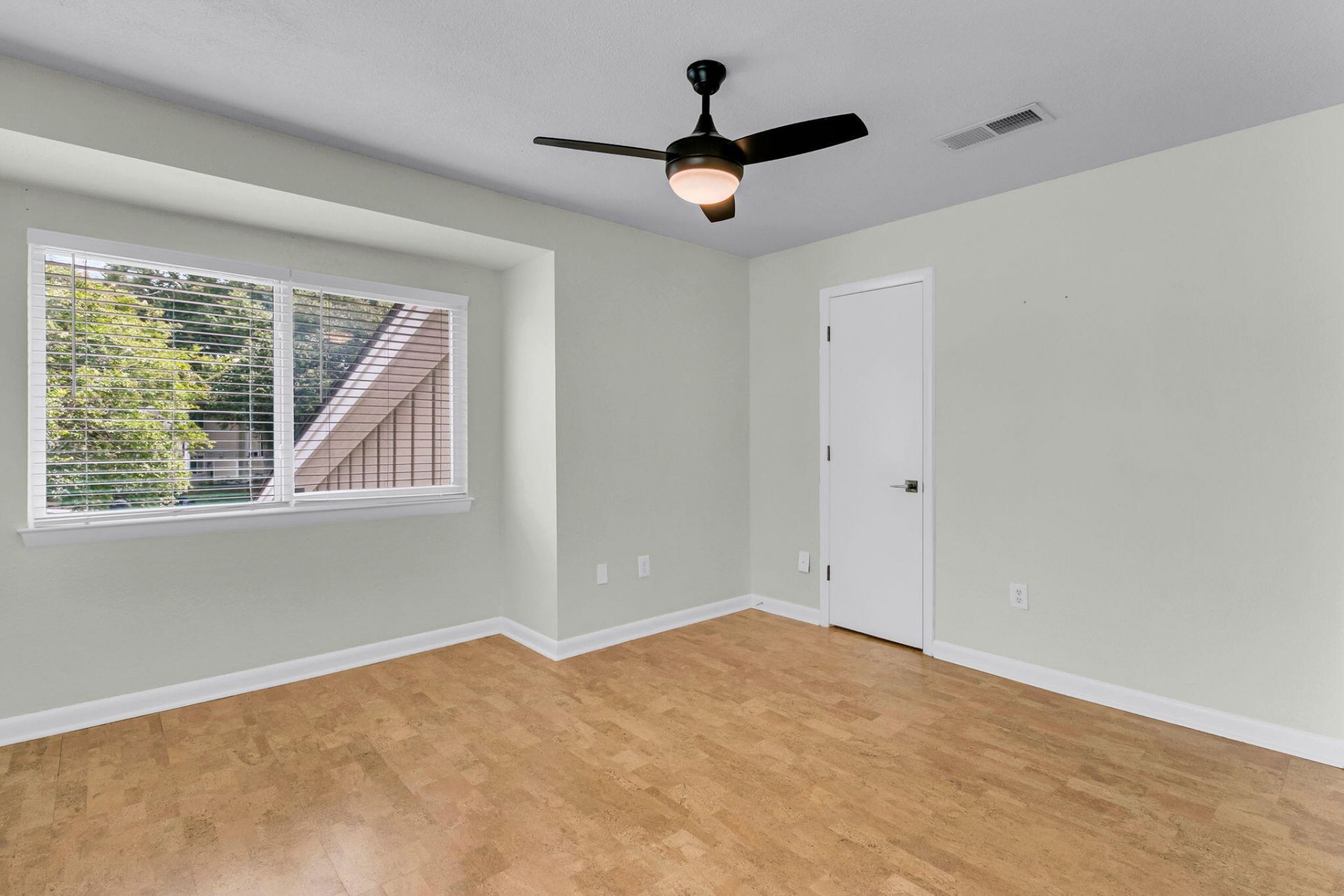 275 Alexandra Drive Photo 26