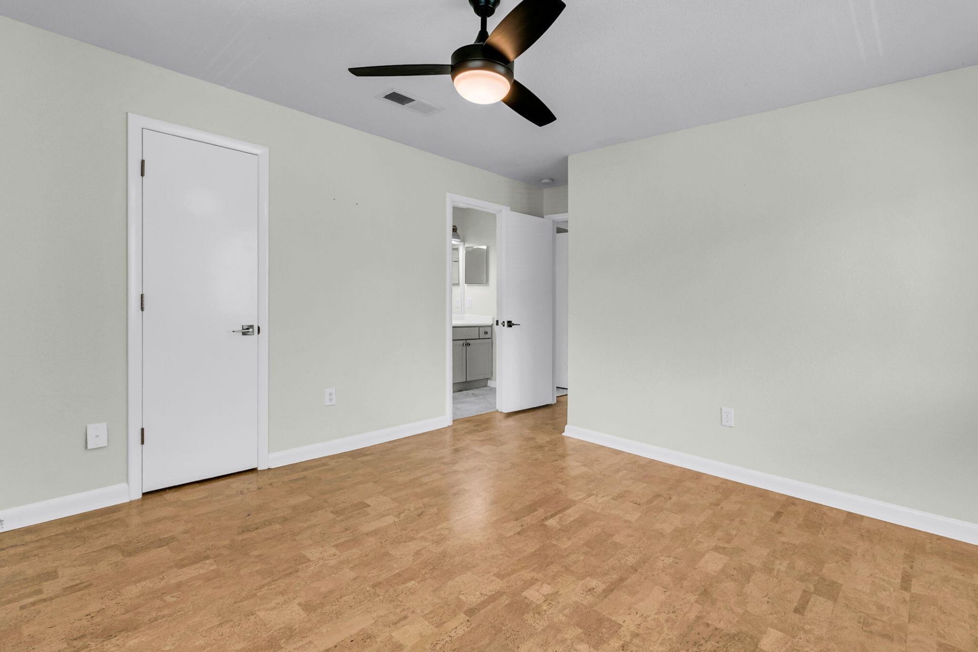 275 Alexandra Drive Photo 27