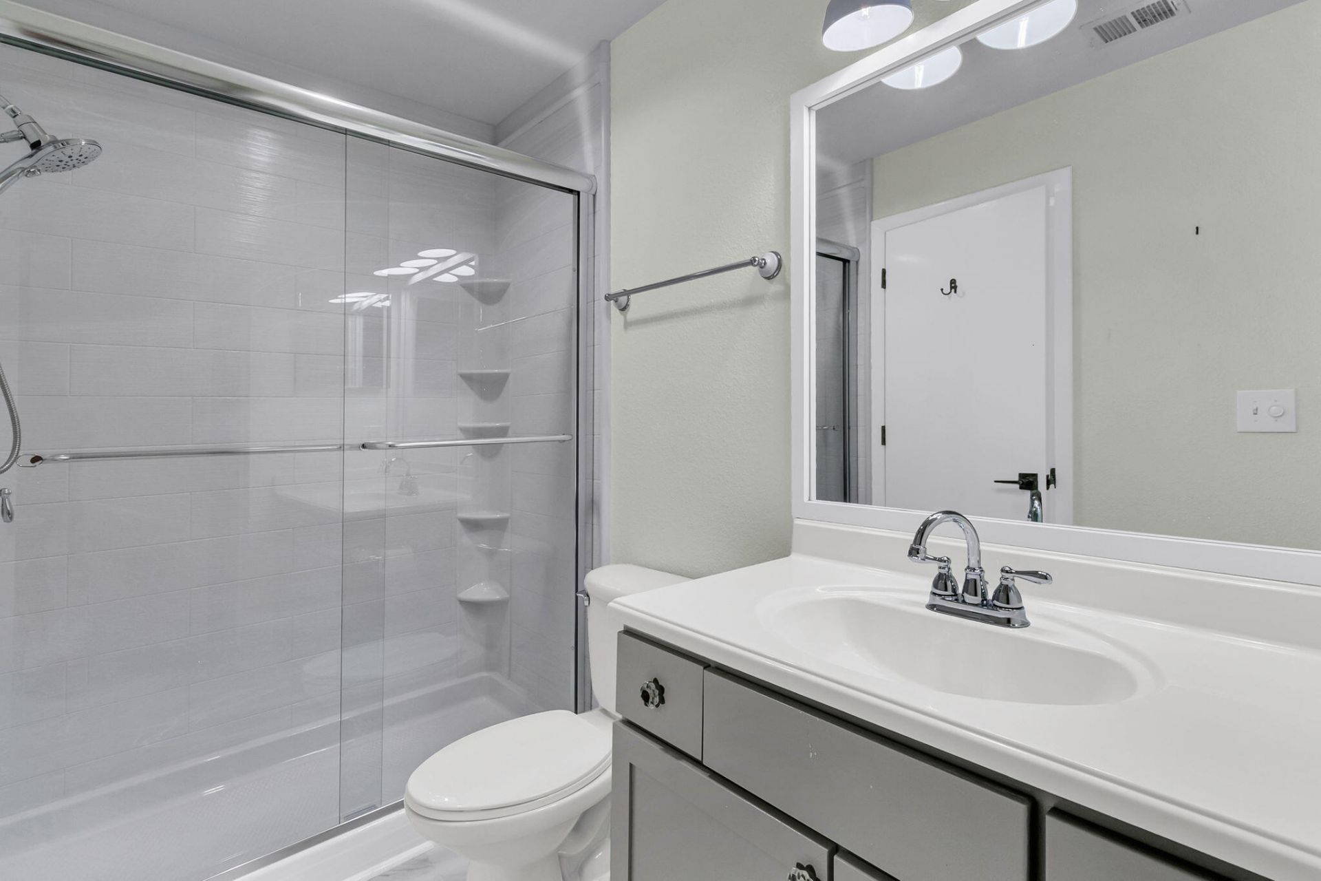 275 Alexandra Drive Photo 29