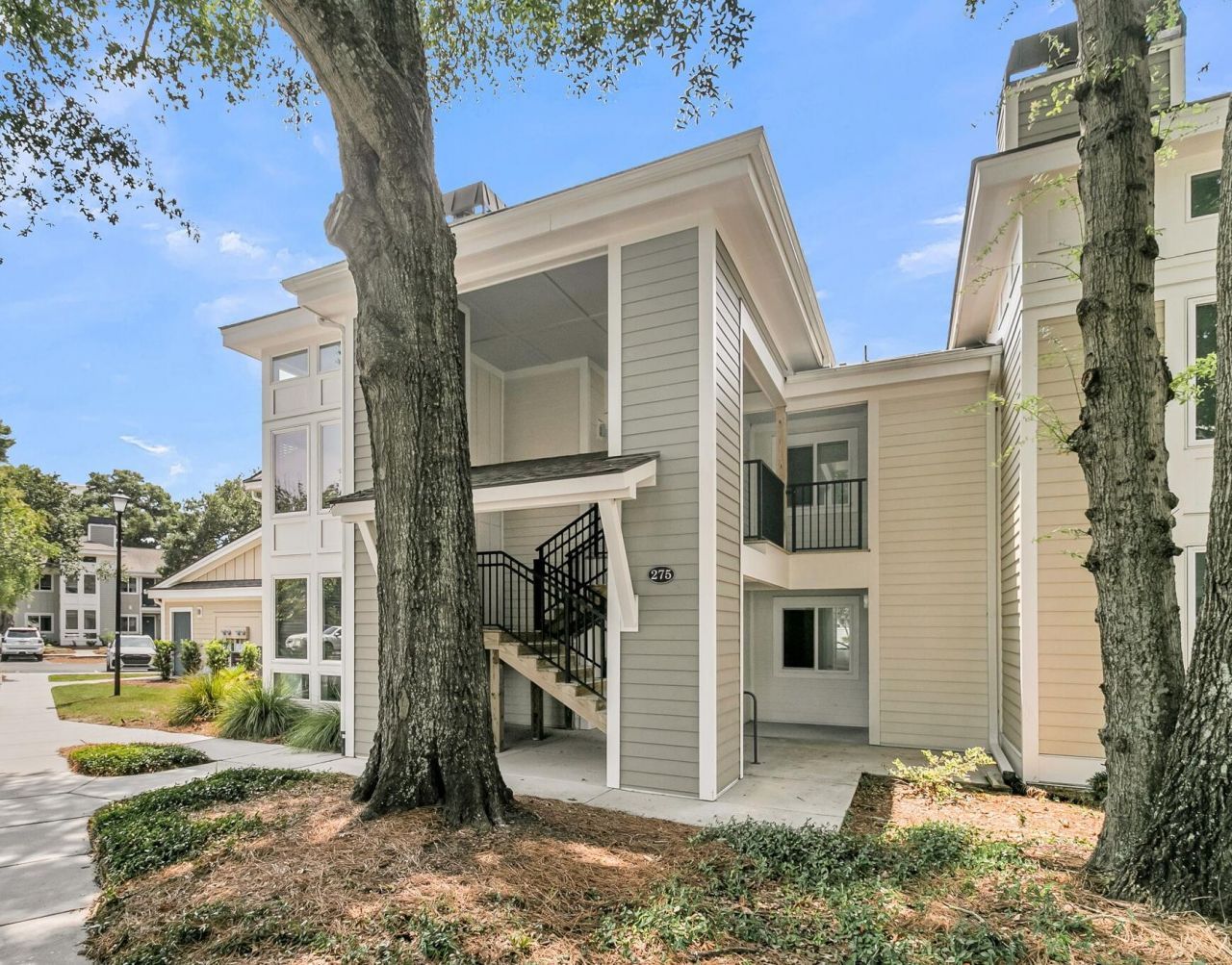 275 Alexandra Drive Photo 4