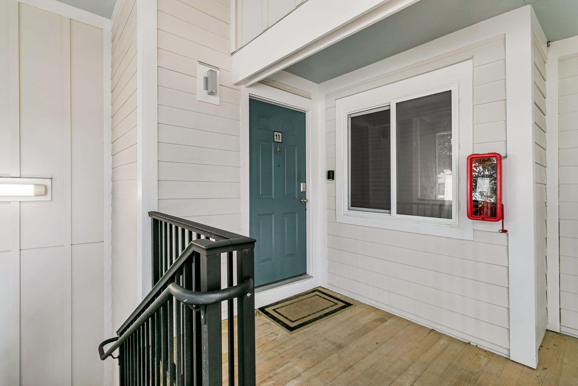275 Alexandra Drive Photo 5