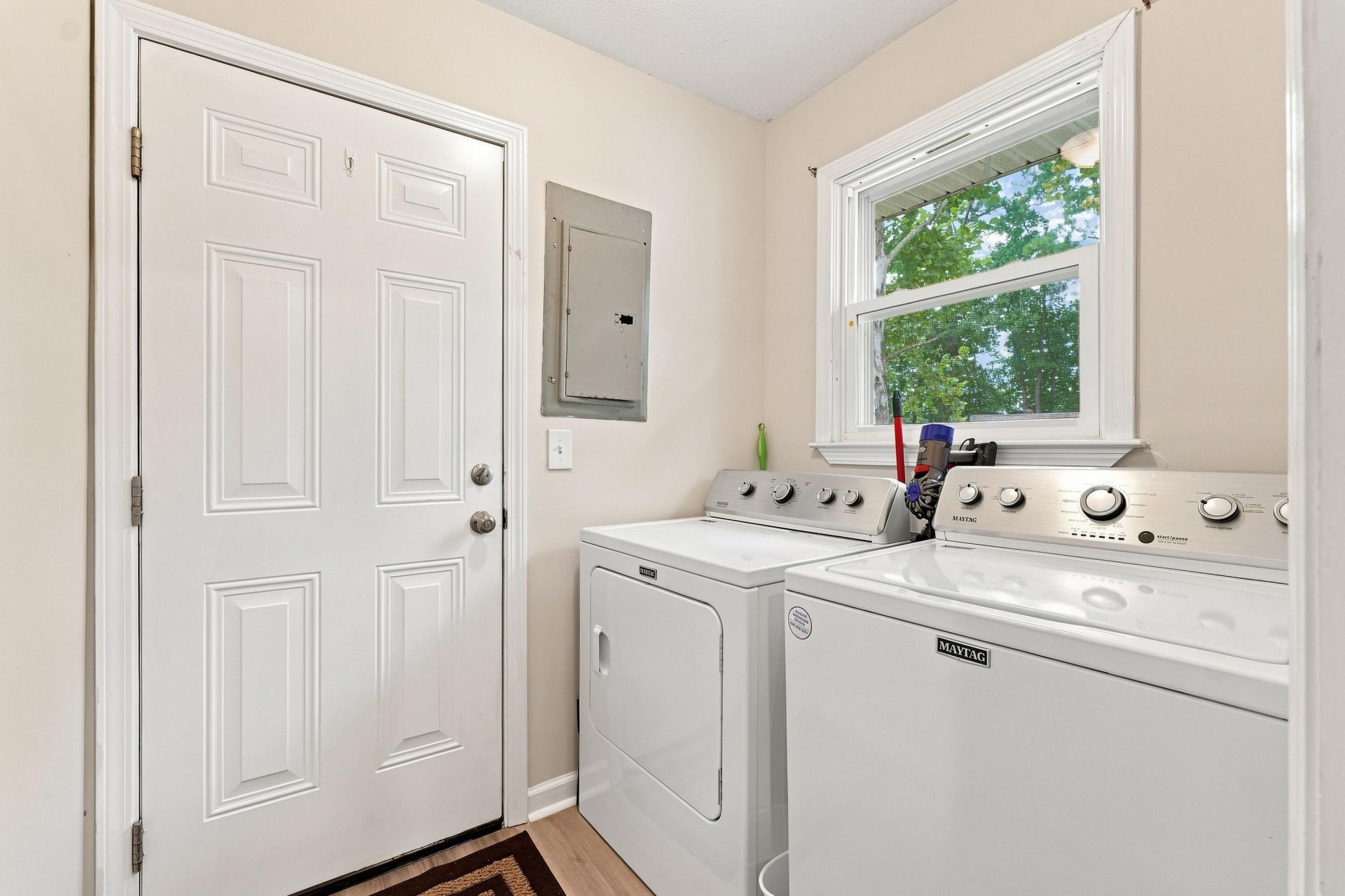 106 Kent Circle Photo 25