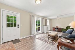 106 Kent Circle photo 4