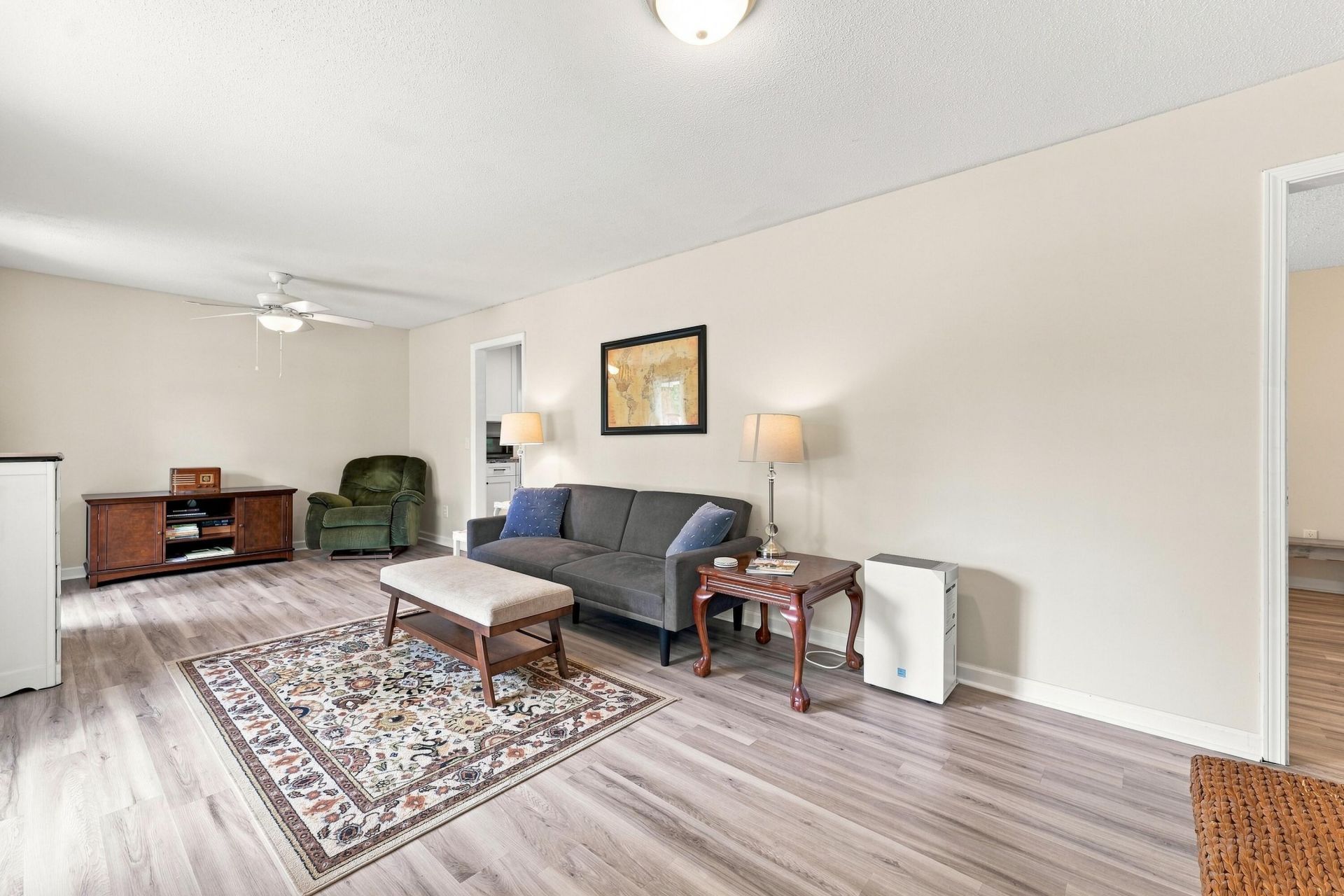106 Kent Circle Photo 7