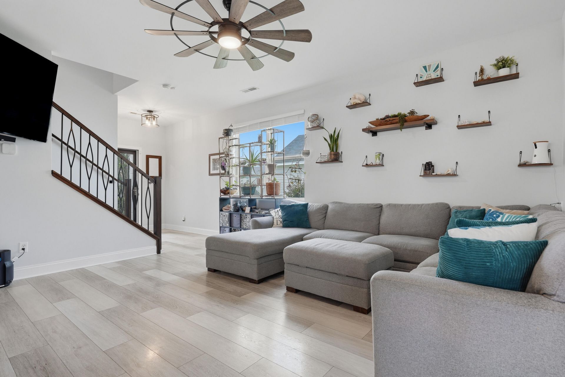 547 Flycatcher Drive Photo 10